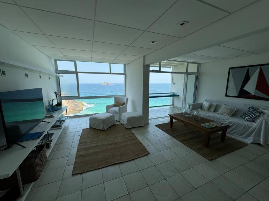 Praia da Joatinga, triplex luxo sobre o mar