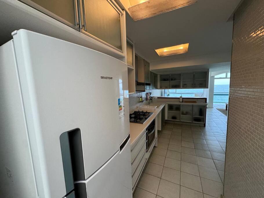 Praia da Joatinga, triplex luxo sobre o mar