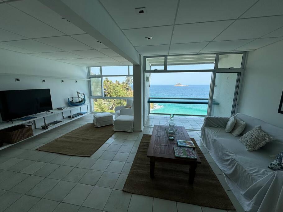 Praia da Joatinga, triplex luxo sobre o mar