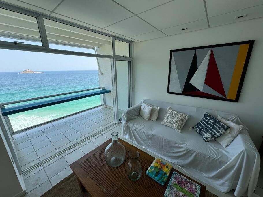 Praia da Joatinga, triplex luxo sobre o mar
