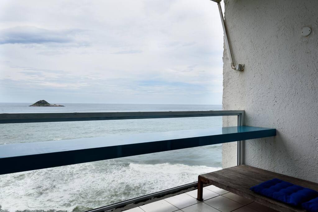 Praia da Joatinga, triplex luxo sobre o mar