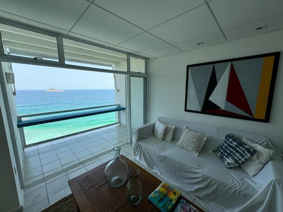 Praia da Joatinga, triplex luxo sobre o mar