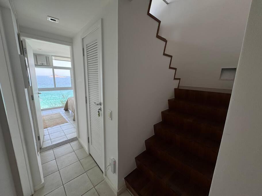 Praia da Joatinga, triplex luxo sobre o mar