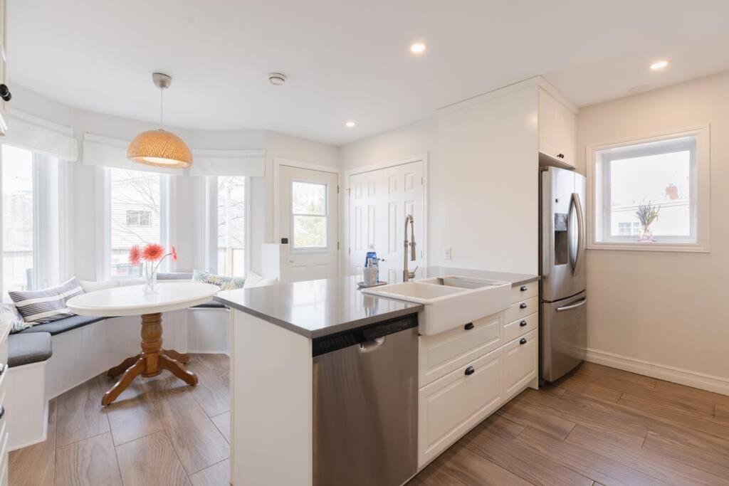Your Halifornian Home Trendy 3 Bedroom Flat
