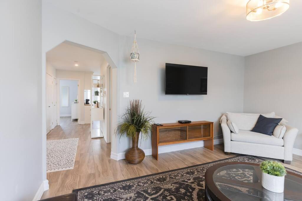 Your Halifornian Home Trendy 3 Bedroom Flat