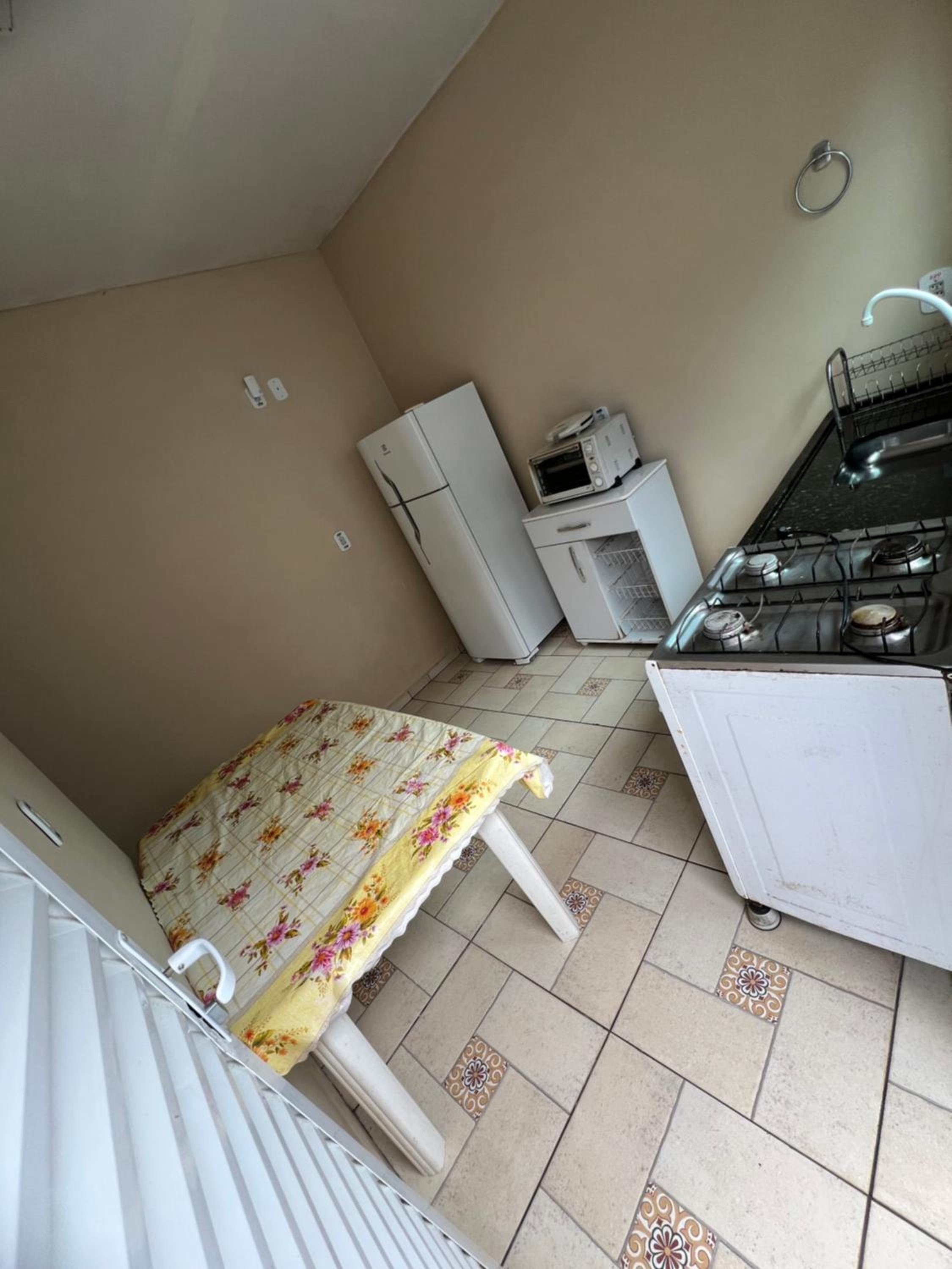 Casa grande pé na areia Peruibe