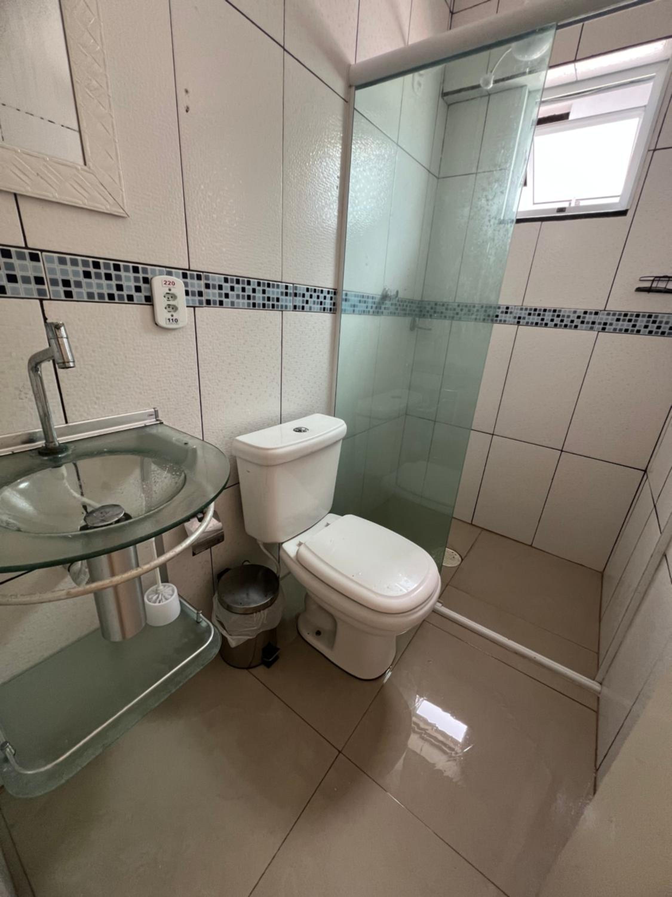 Casa grande pé na areia Peruibe