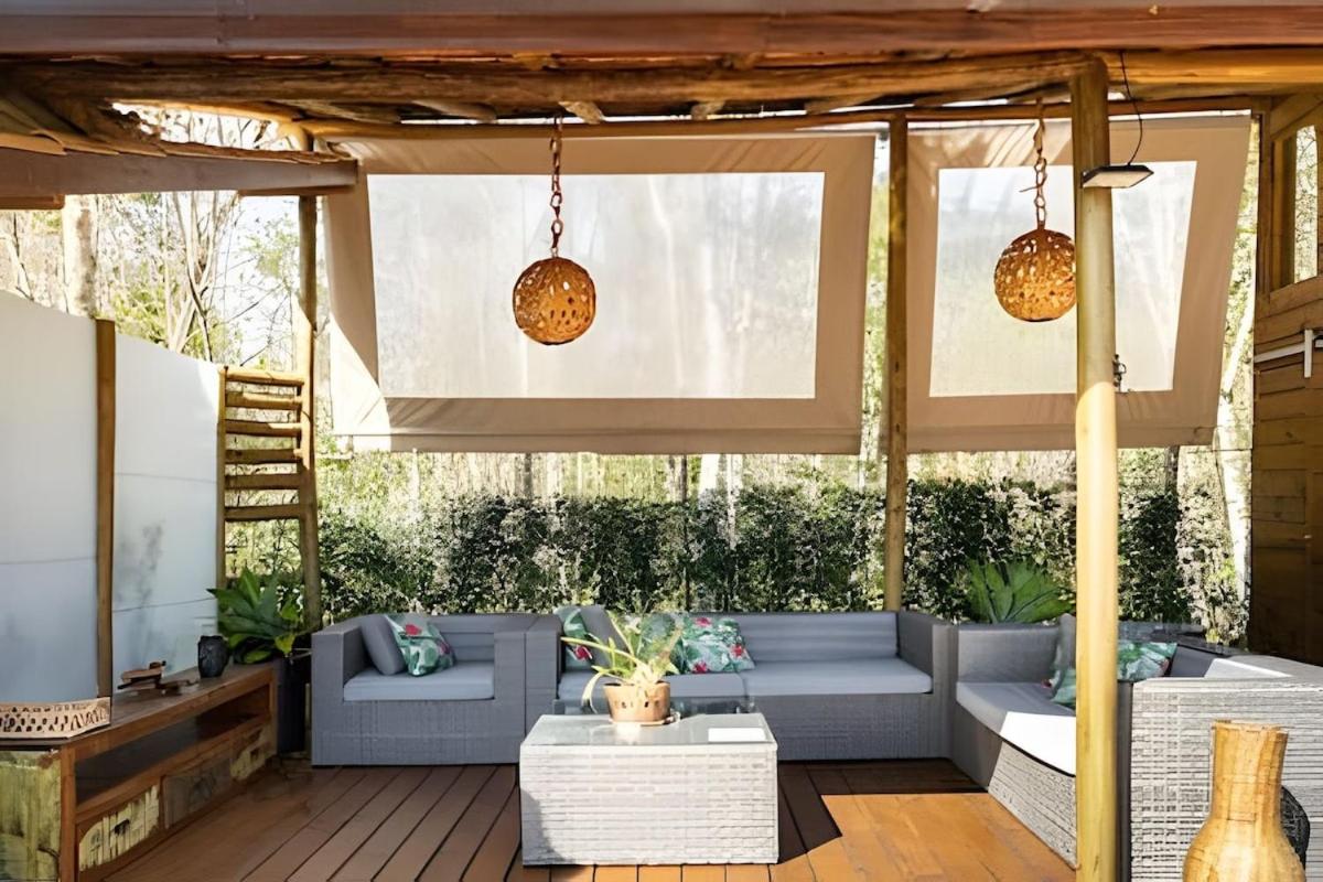 CASA PARIS · piscina aquecida, em condomínio, 4 suítes maravilhosa