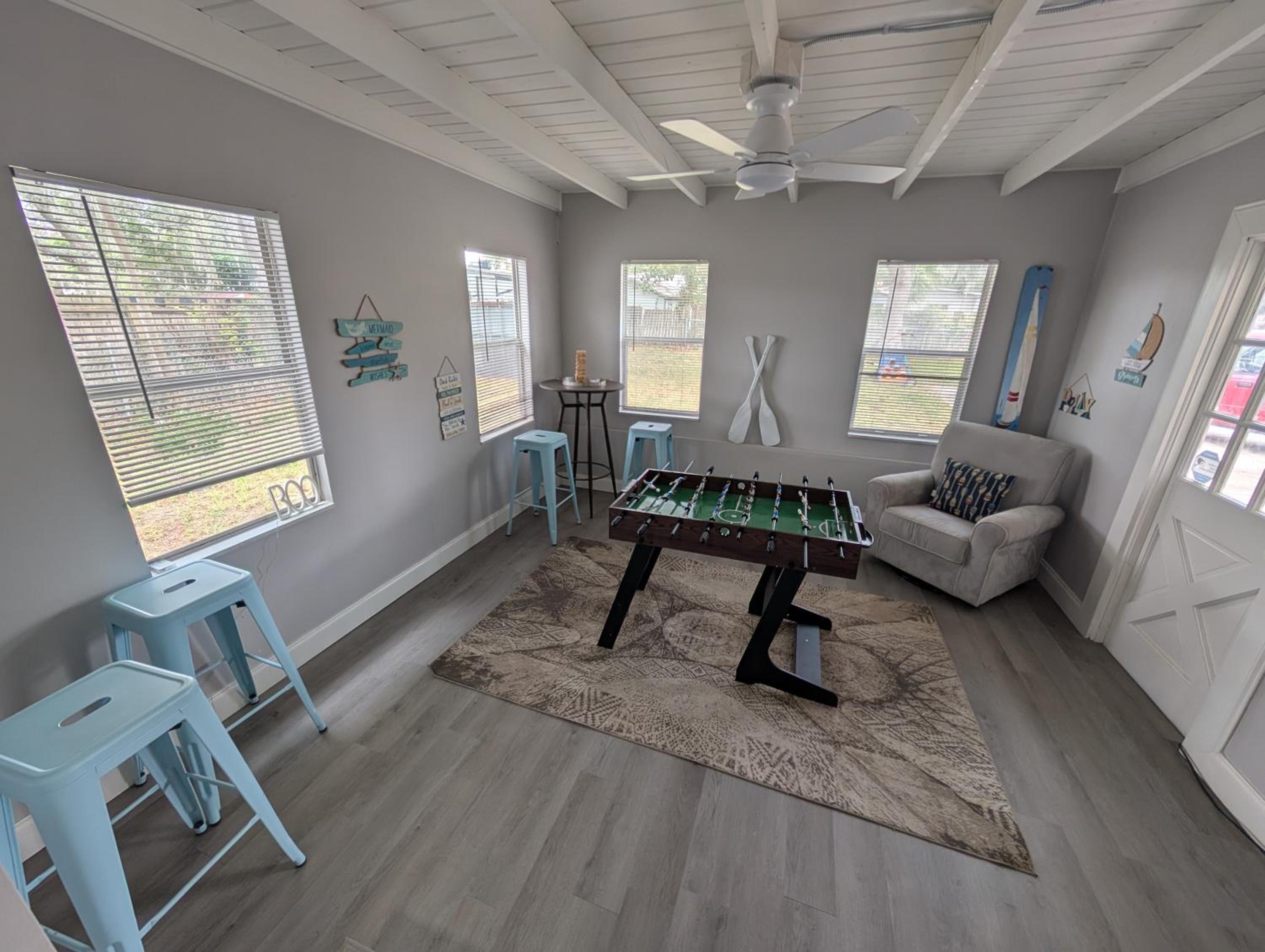 Great Home Close to shops, FIT, Beaches,and Space X view 4