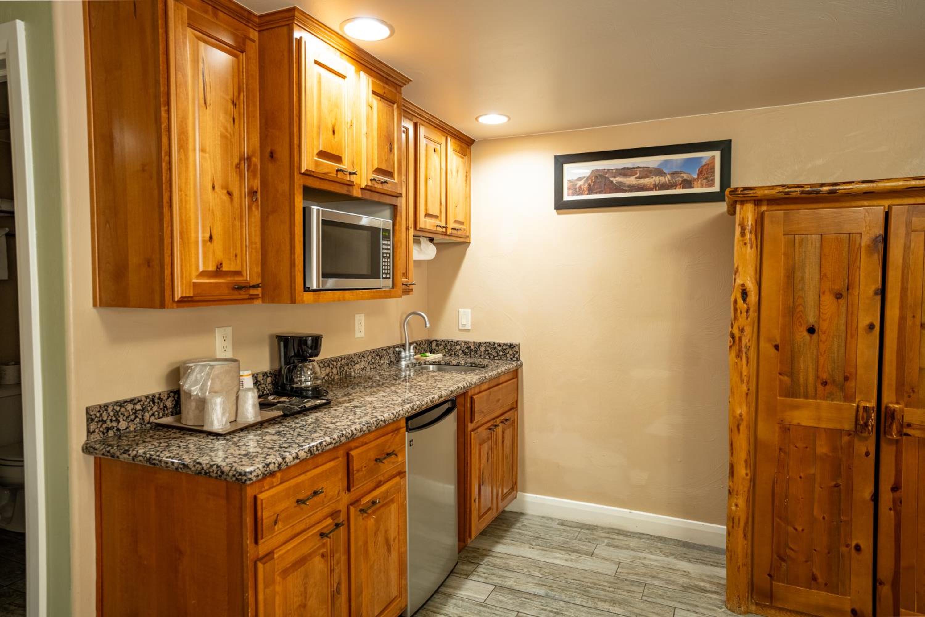 Petty Ranch Inn 66