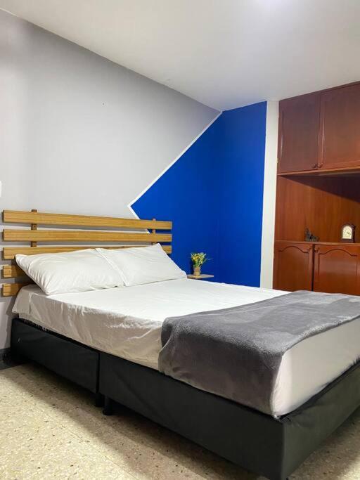 La vida es Bella! Apartamento cerca al Centro 101