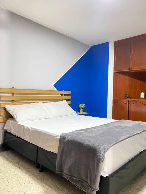 La vida es Bella! Apartamento cerca al Centro 101