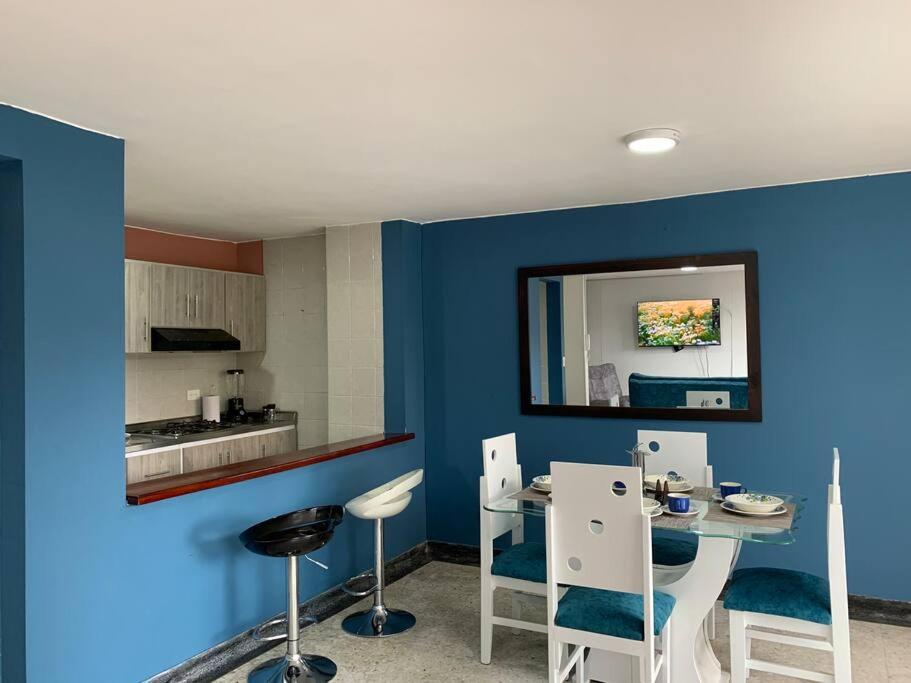 La vida es Bella! Apartamento cerca al Centro 101