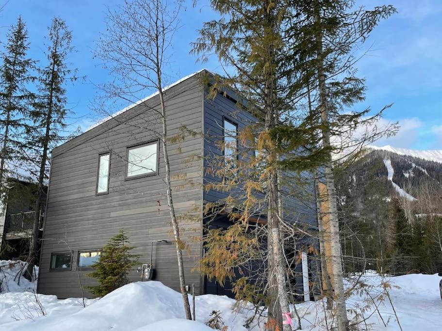 4595 Alpine Way by StayIn
