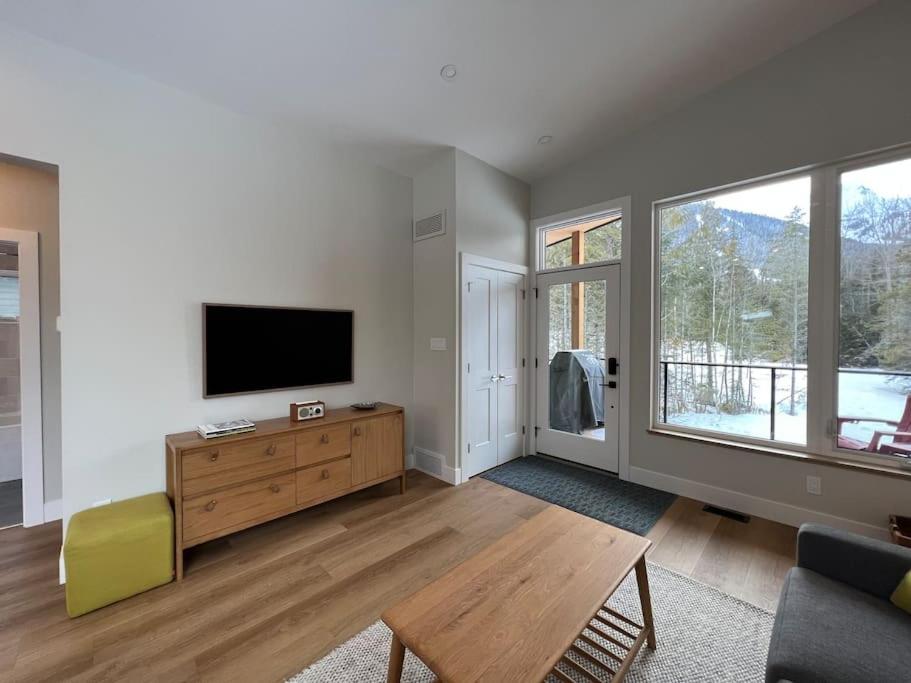 4595 Alpine Way by StayIn