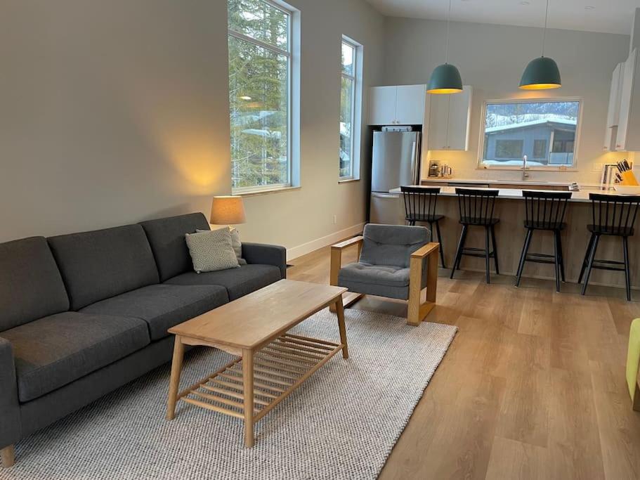 4595 Alpine Way by StayIn