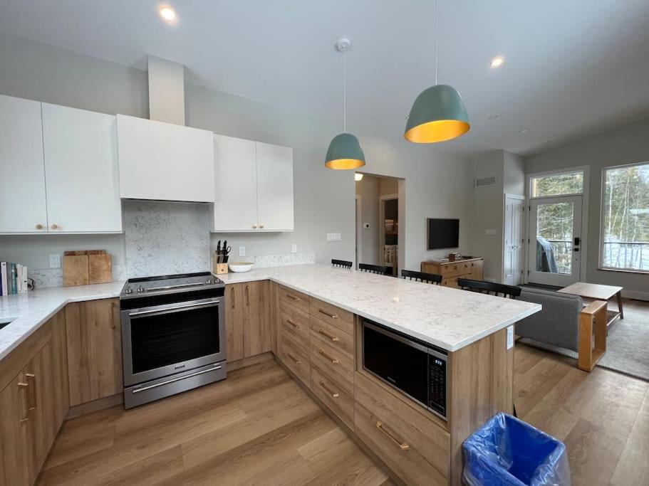 4595 Alpine Way by StayIn