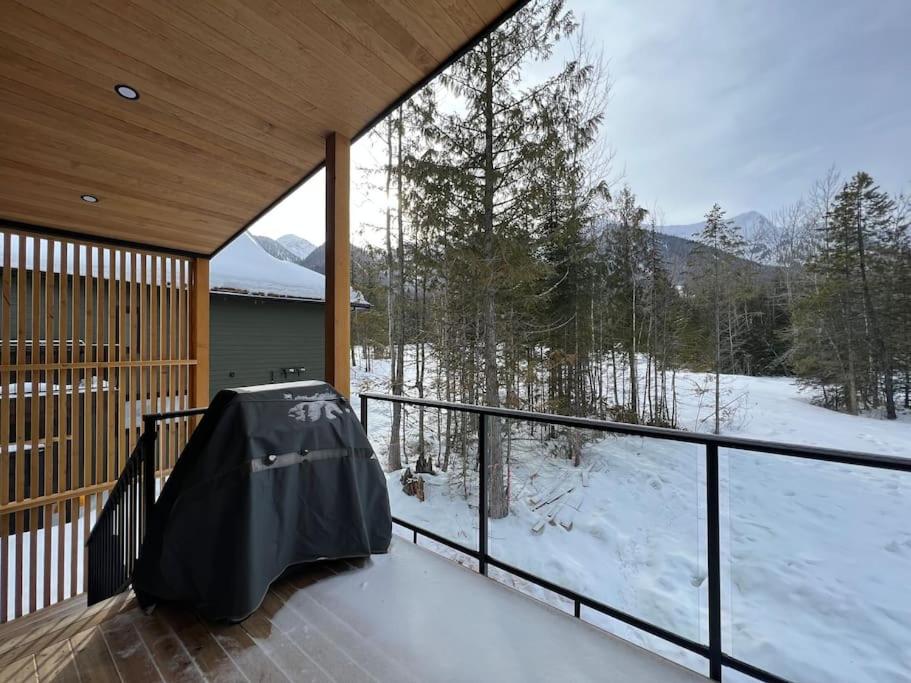 4595 Alpine Way by StayIn