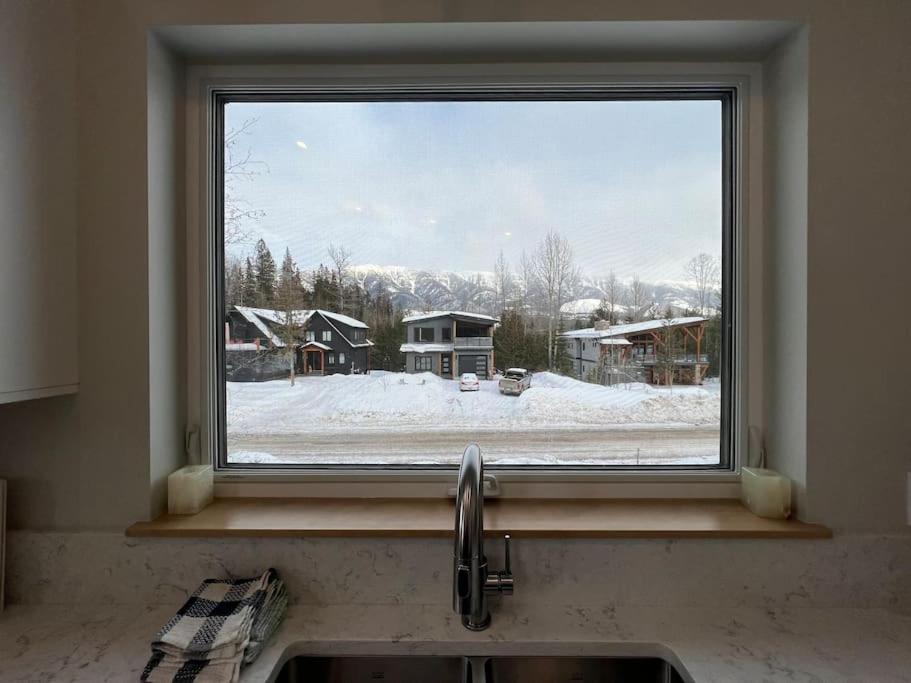 4595 Alpine Way by StayIn