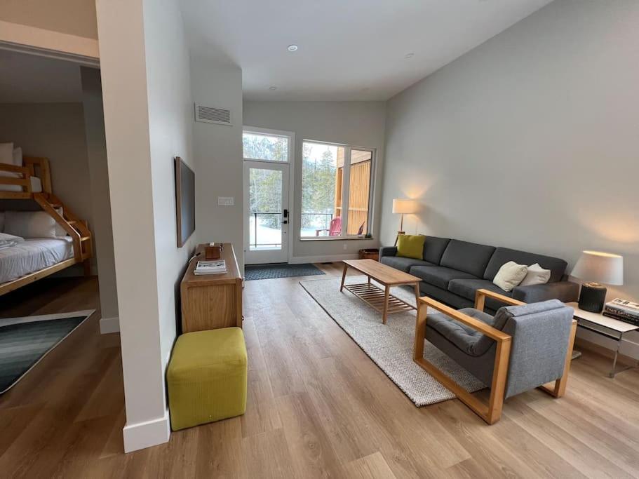 4595 Alpine Way by StayIn