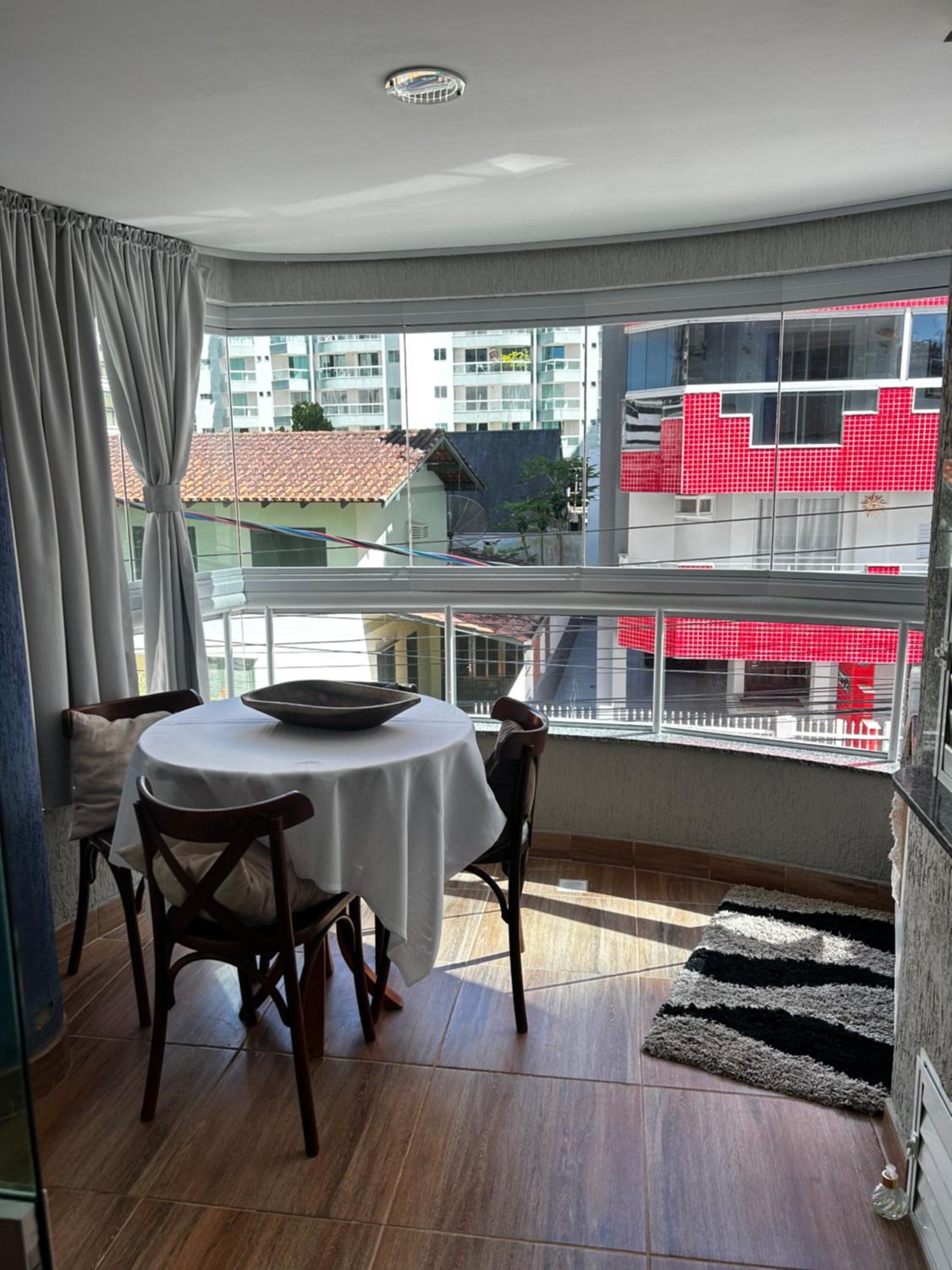 Apartamento para alugar na temporada a 150m do mar