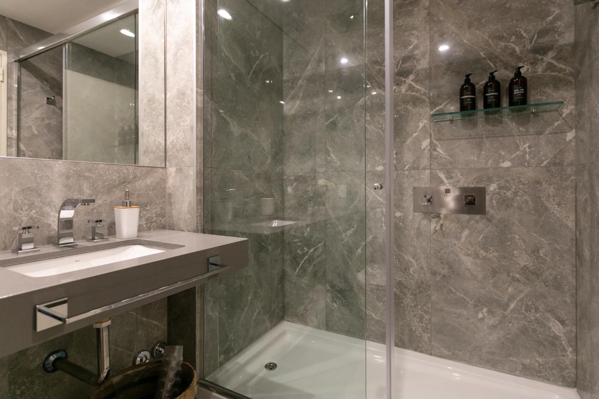 Estudio moderno exclusivo Deco Recoleta by Armani Casa