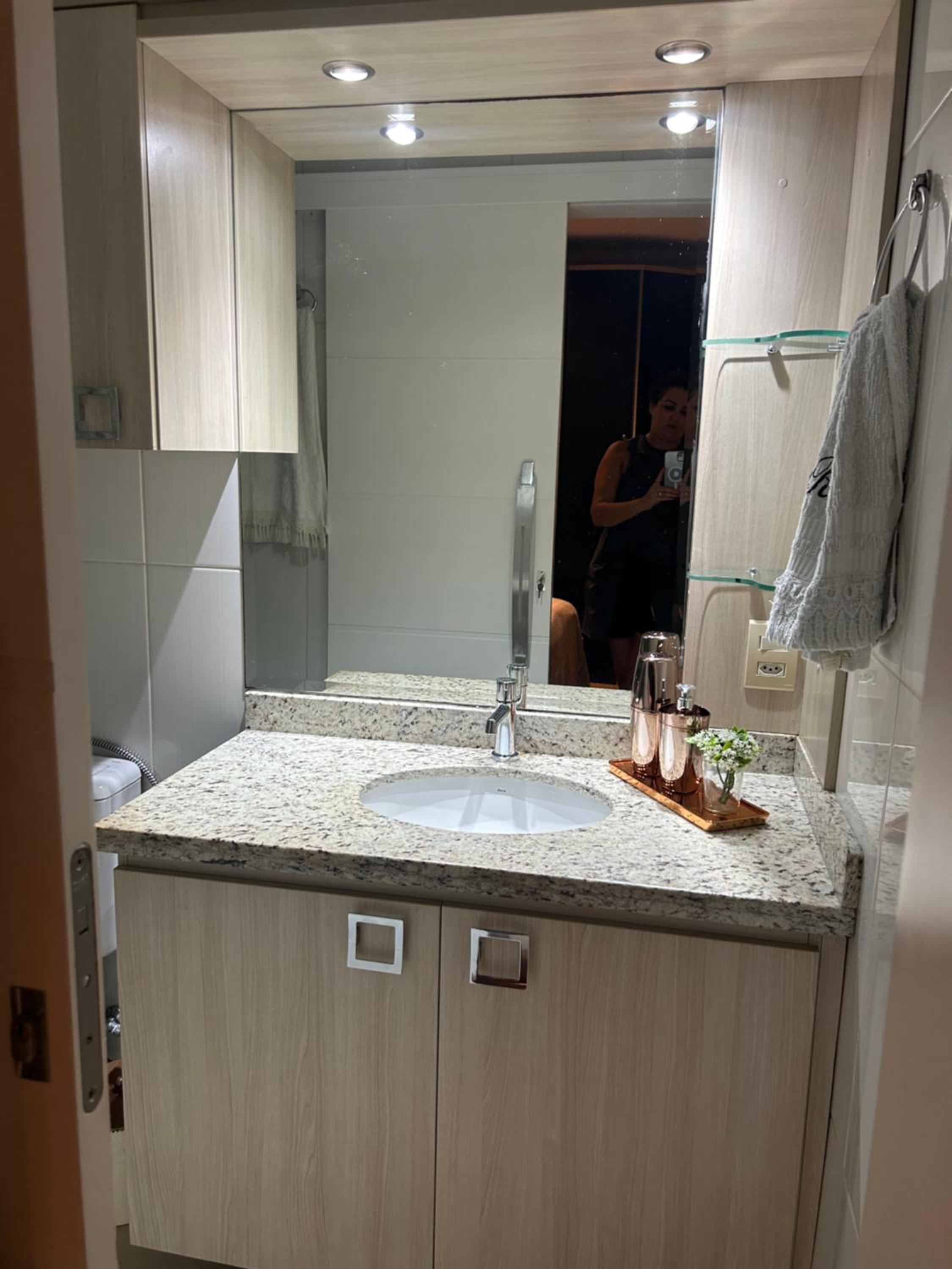 Apartamento para alugar na temporada a 150m do mar