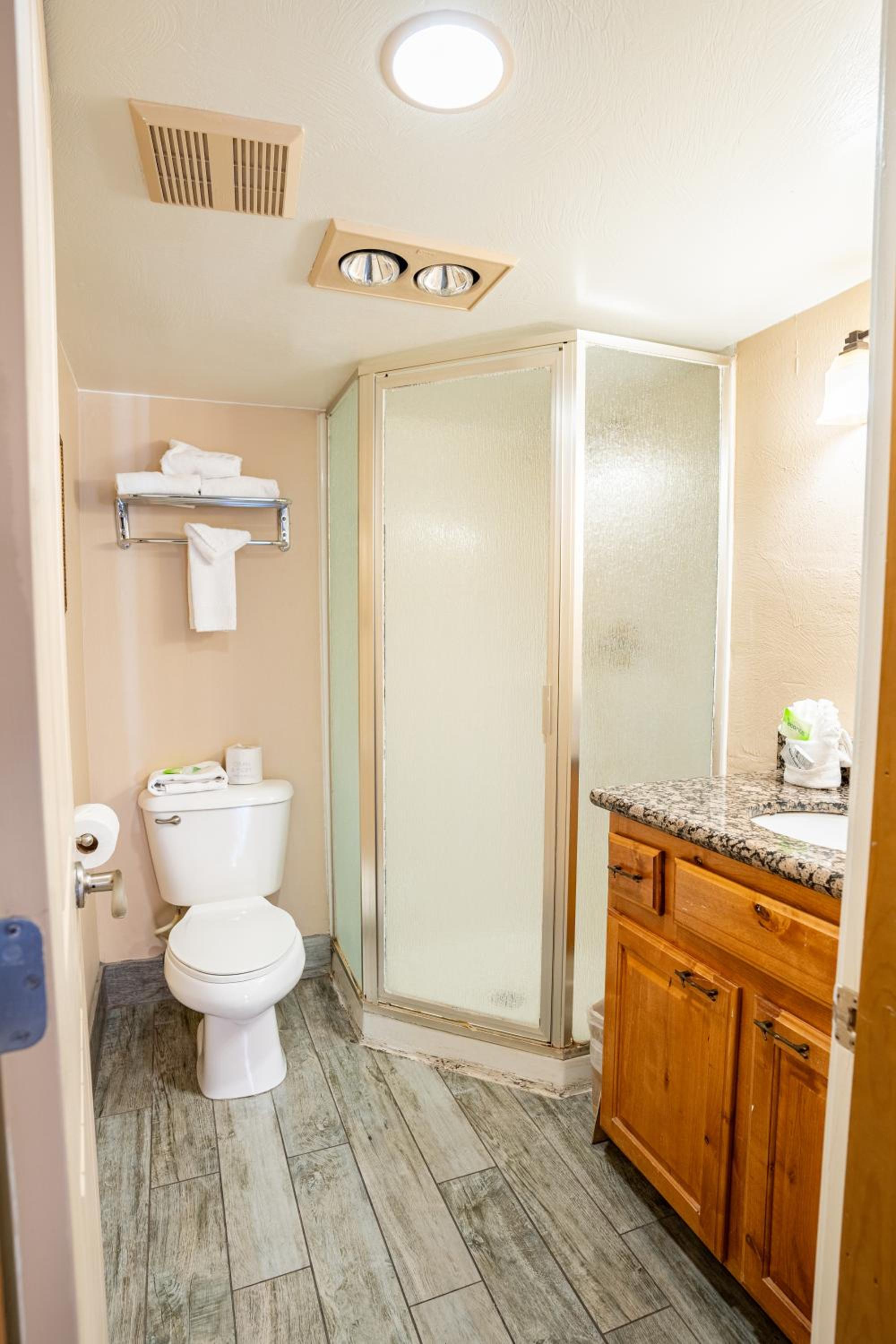 Petty Ranch Inn 69