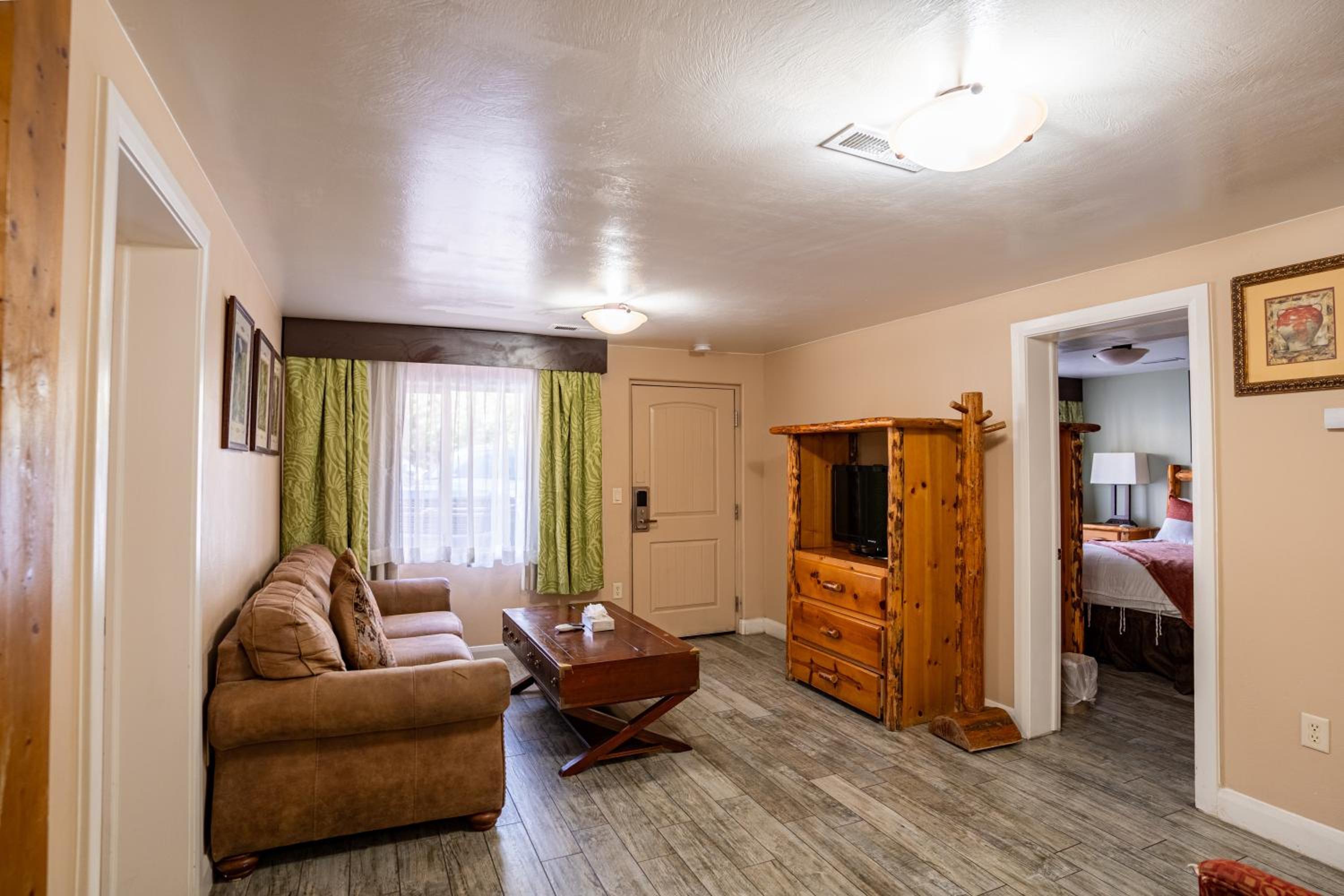 Petty Ranch Inn 73