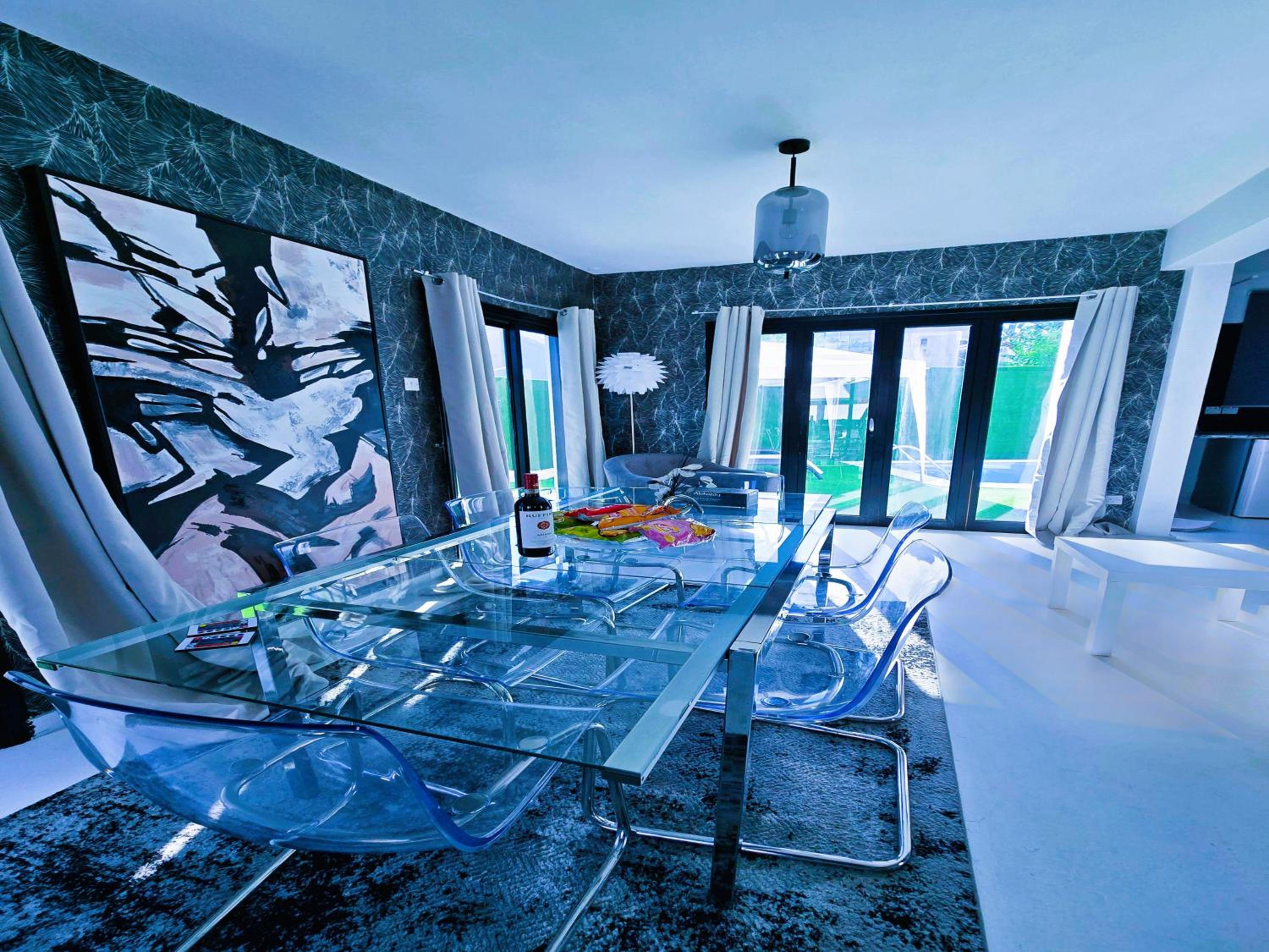 3 Bedroom Villa, private pool, hot tub