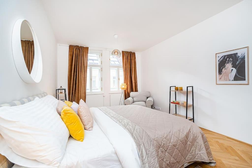 Amazing two-bedroom with Terrace