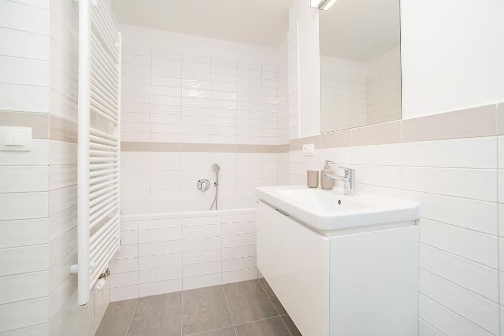 Amazing two-bedroom with Terrace