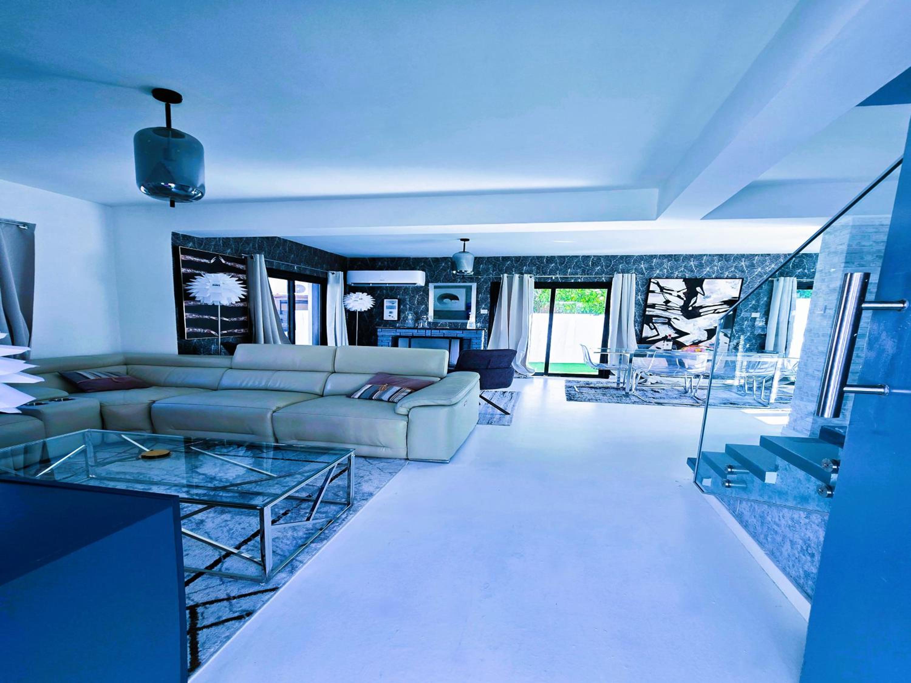 3 Bedroom Villa, private pool, hot tub