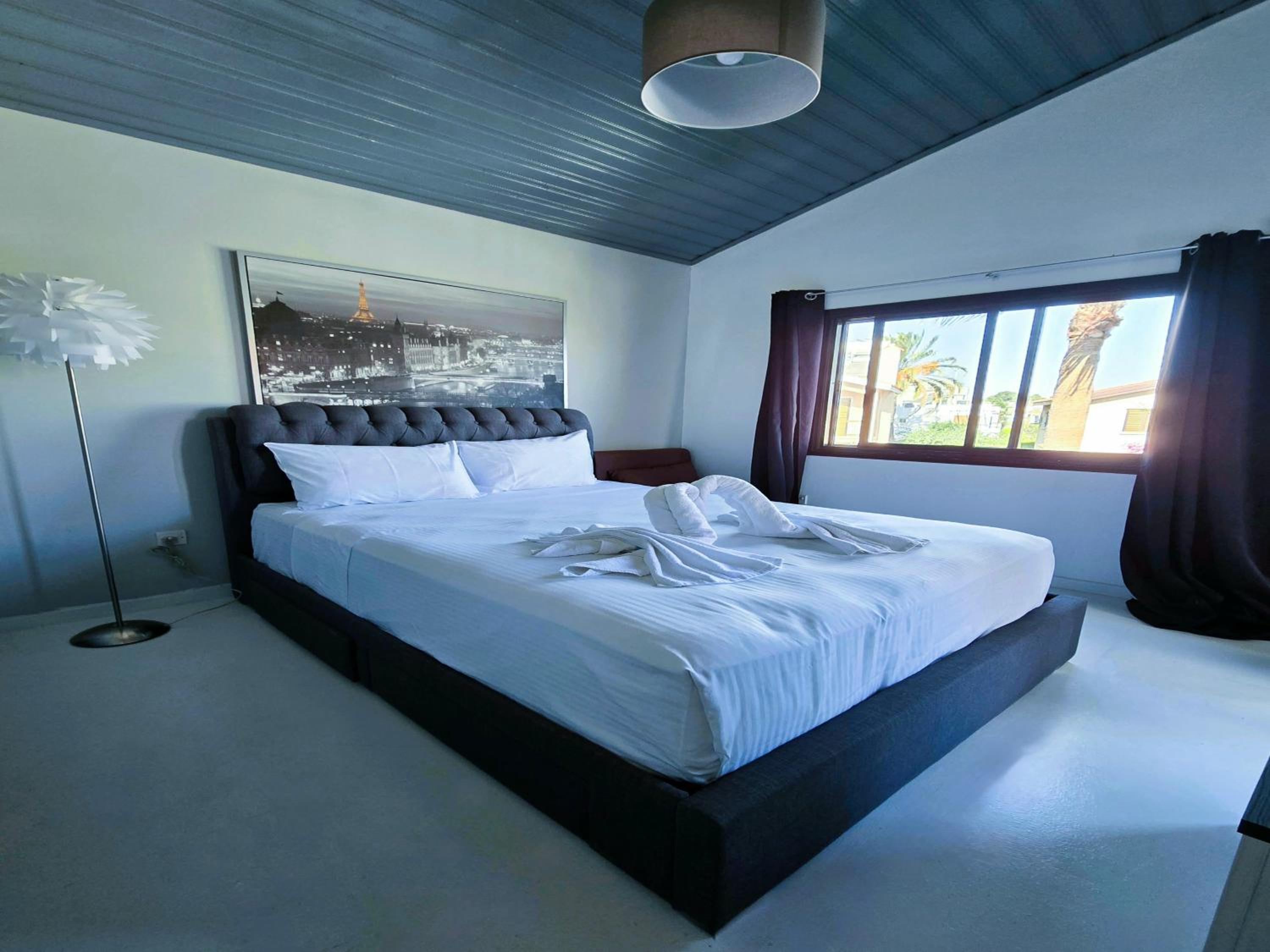 3 Bedroom Villa, private pool, hot tub