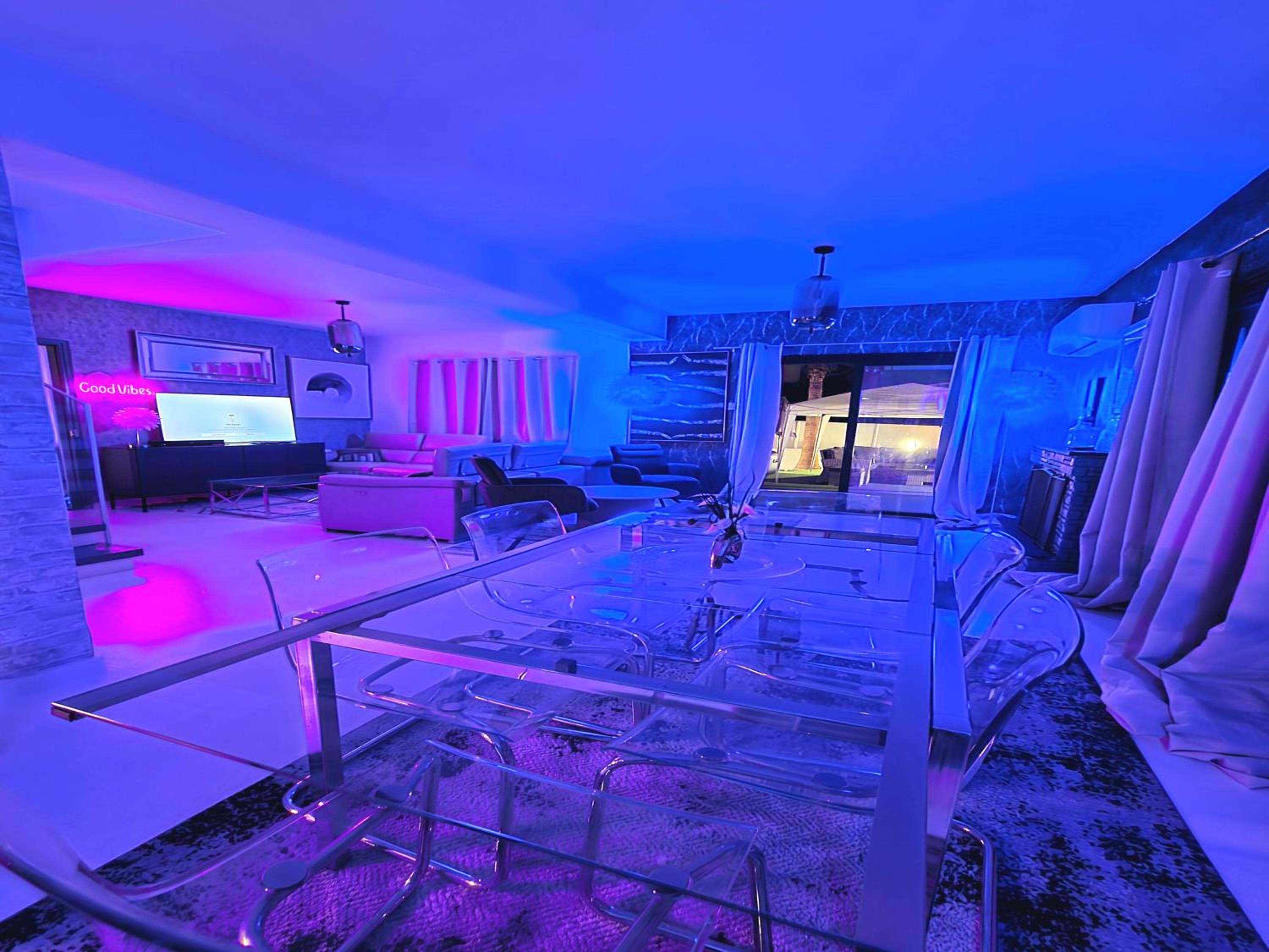 3 Bedroom Villa, private pool, hot tub