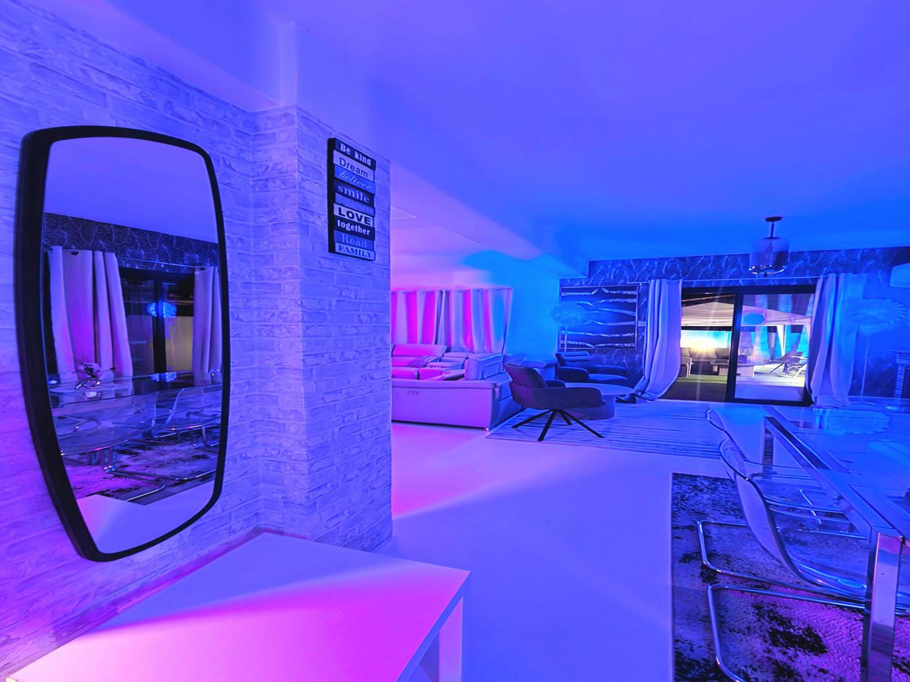 3 Bedroom Villa, private pool, hot tub