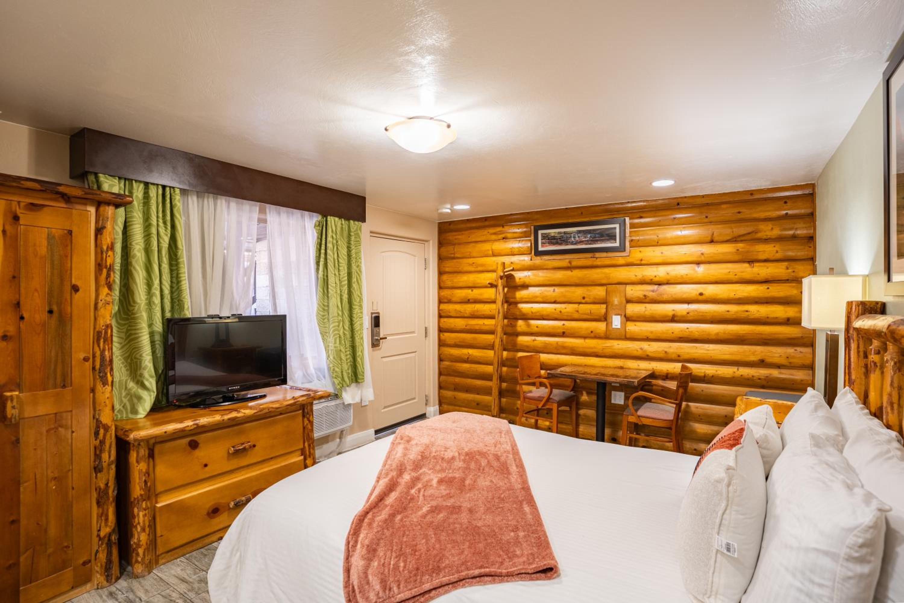 Petty Ranch Inn 100
