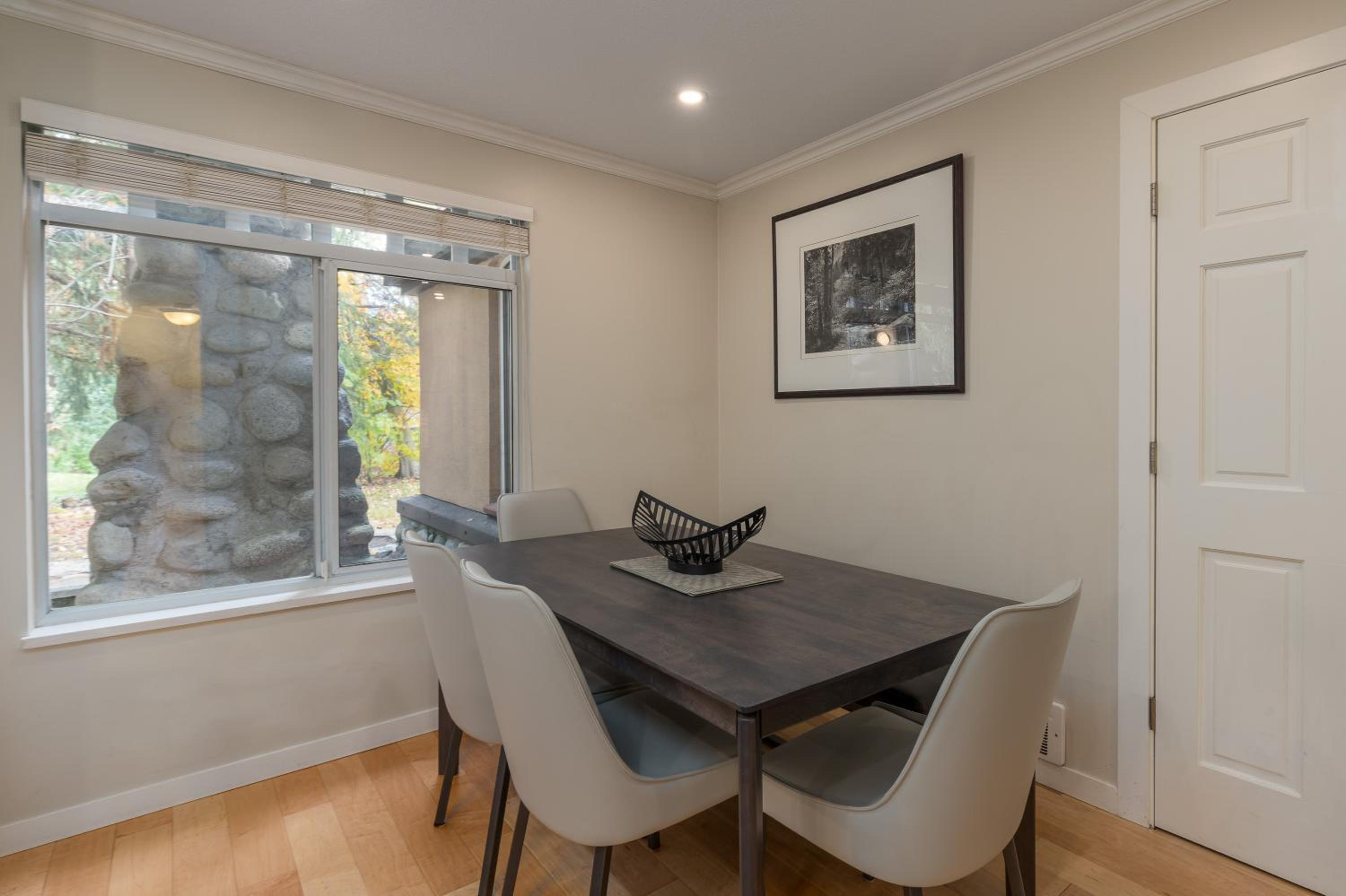 1BR in Sunpath, Epic Village Location, Private Patio, Pool and Hot Tub, Parking