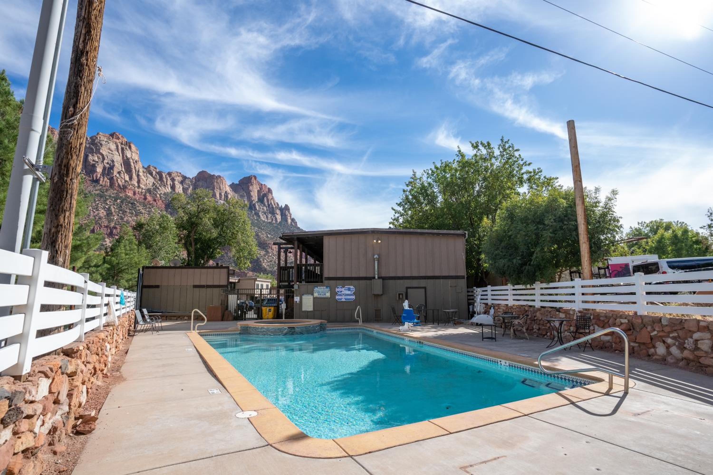 Petty Ranch Inn 16