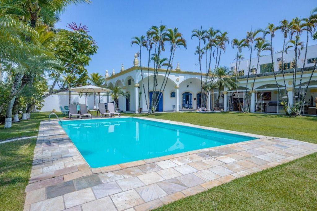 Casa com piscina em Guarujá
