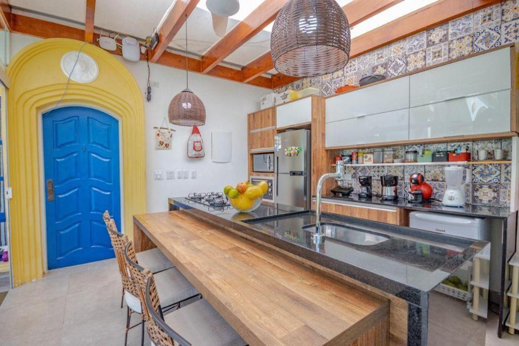 Casa com piscina em Guarujá