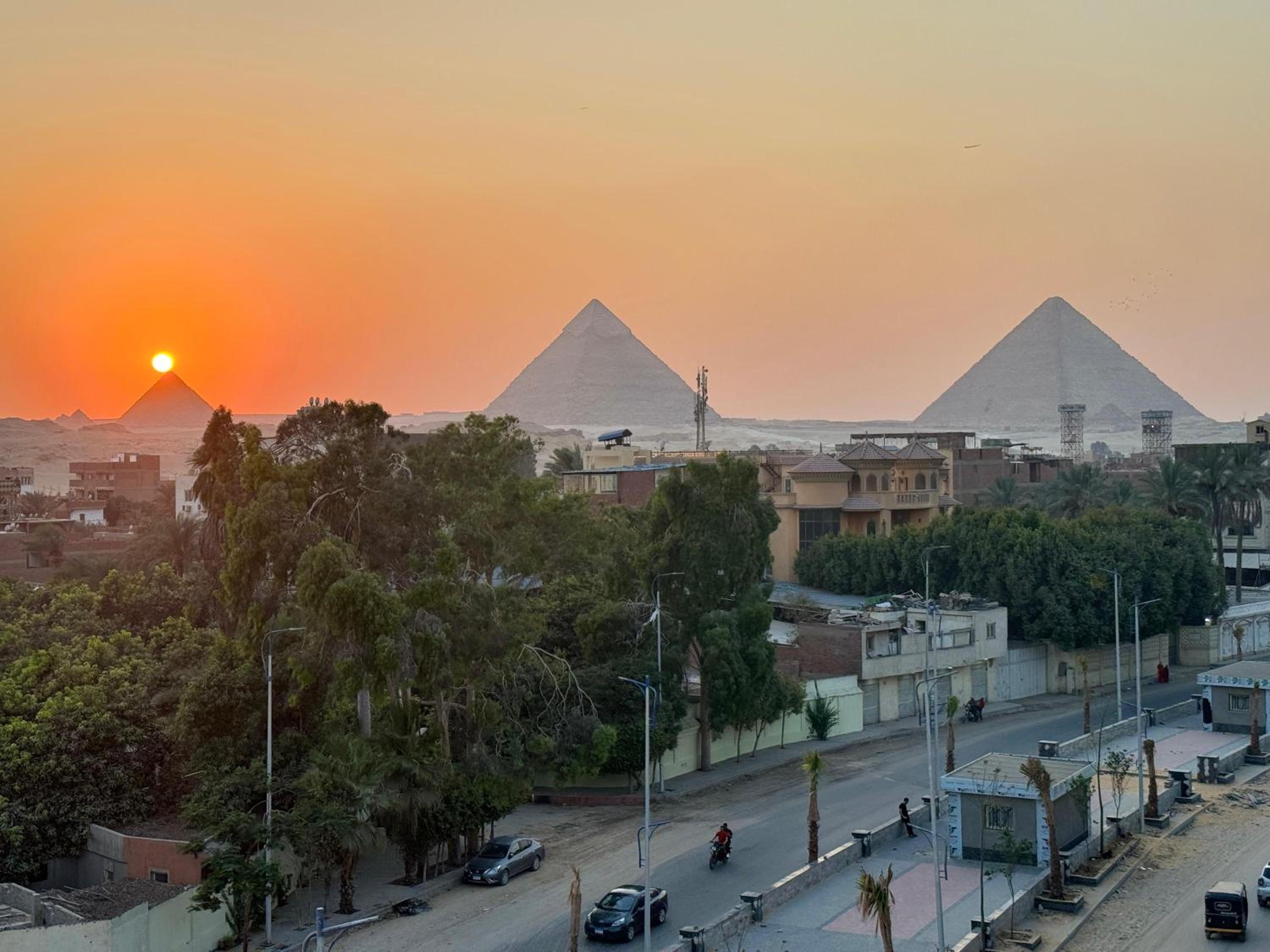 Remal Pyramids Hotel