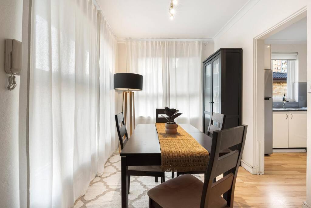 Homely-bright, air con, car spc