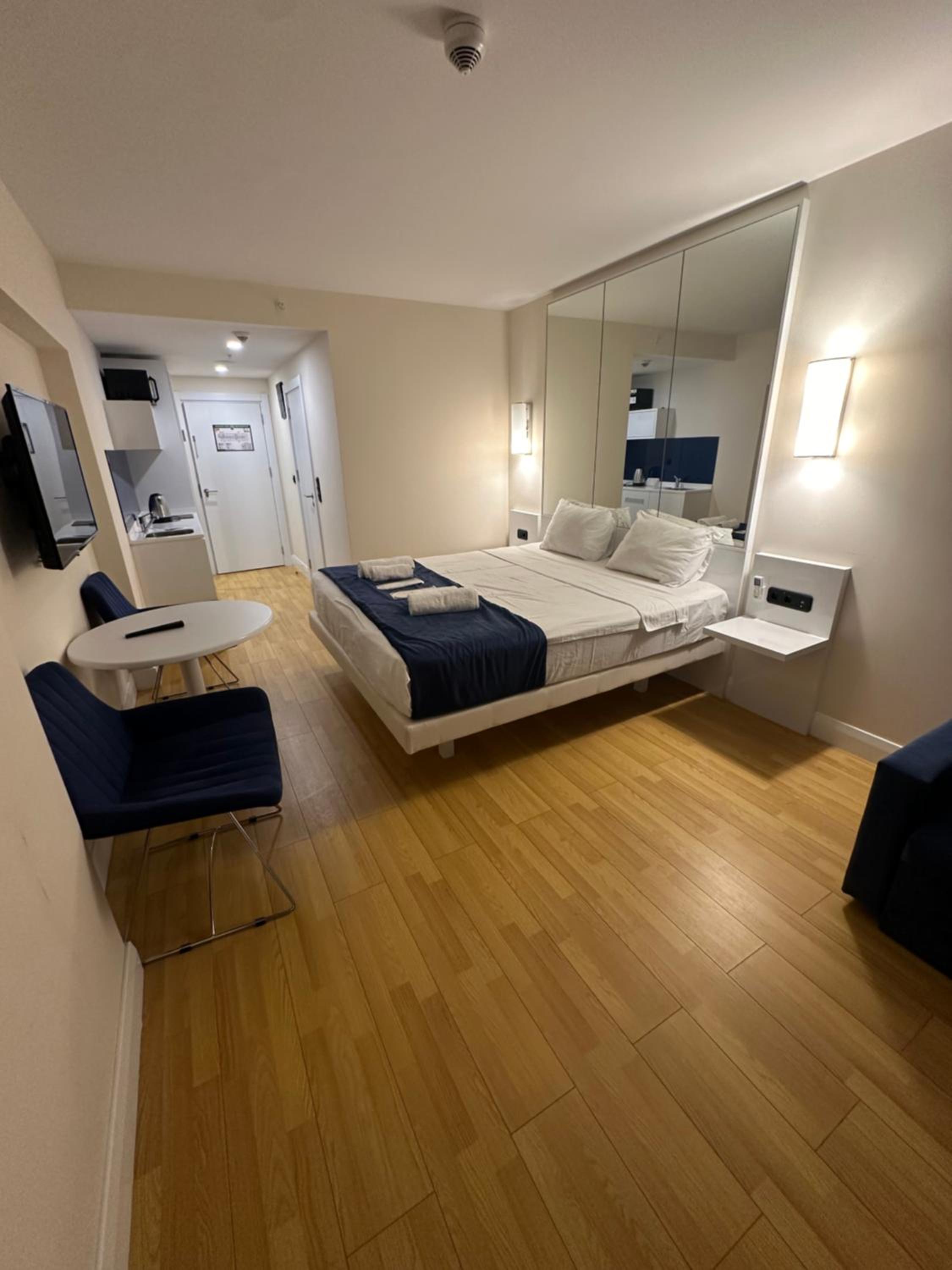 Luxsury apartment sea view view 3