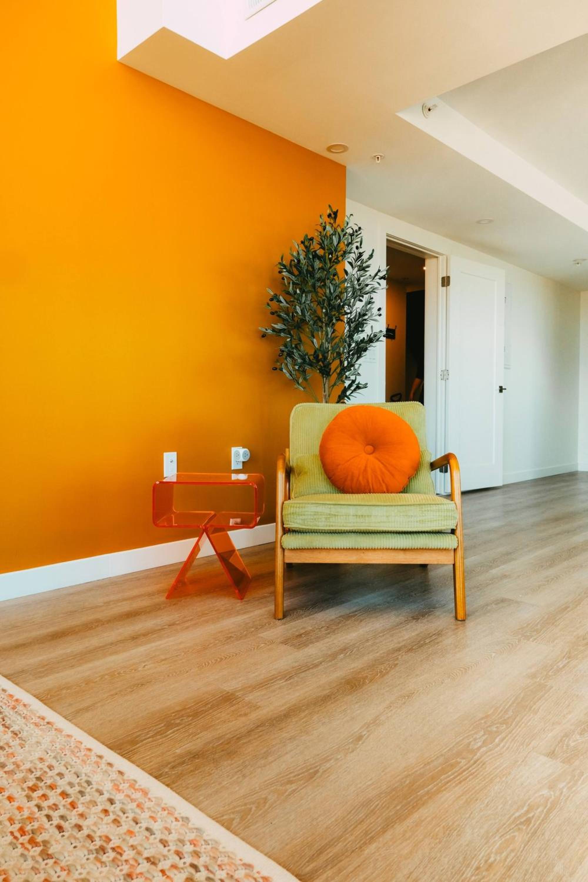 NEW Pause Penthouse Lofts -Downtown- Free Parking