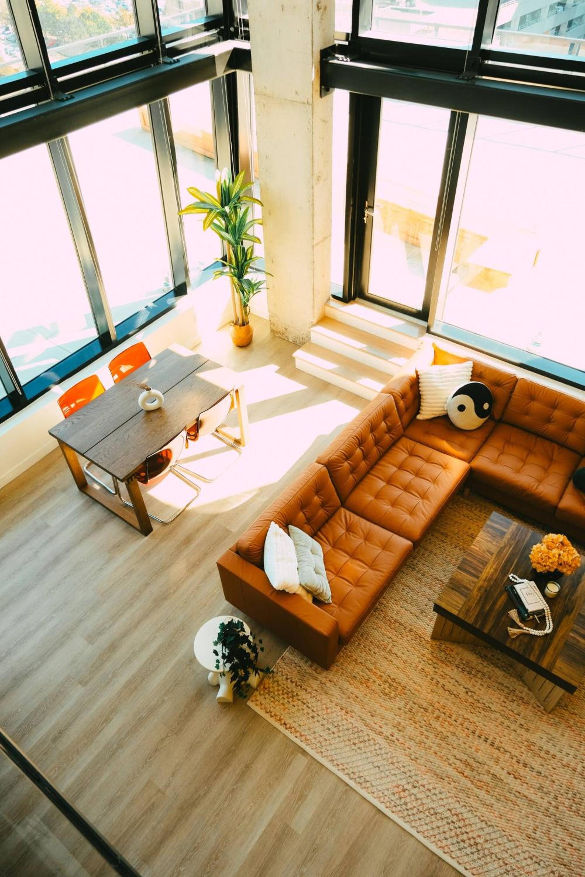 NEW Pause Penthouse Lofts -Downtown- Free Parking