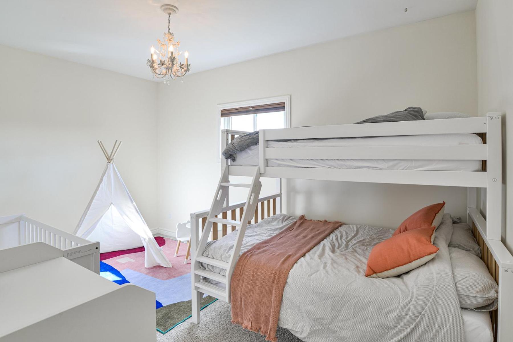 Farmhouse Getaway on 5 Acres Family Friendly