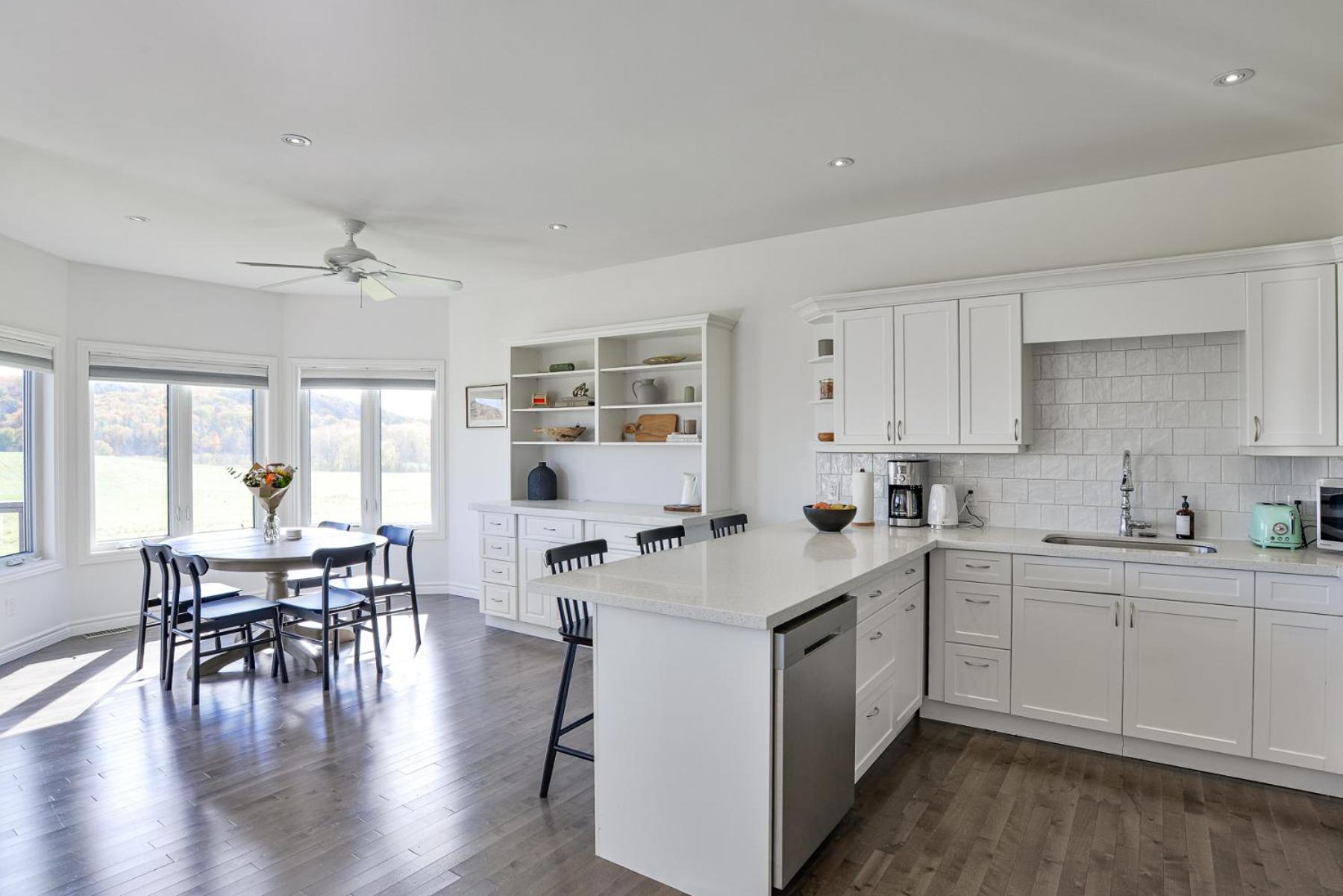 Farmhouse Getaway on 5 Acres Family Friendly