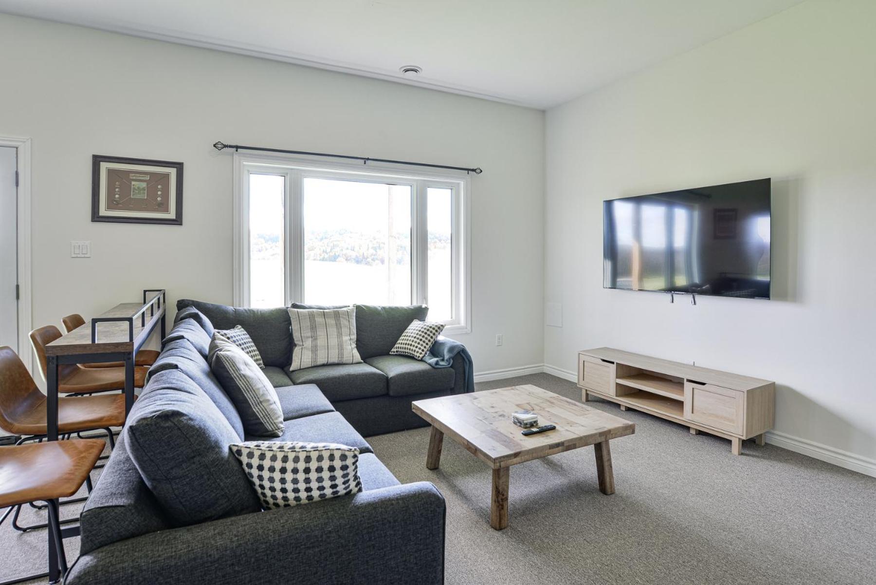 Farmhouse Getaway on 5 Acres Family Friendly