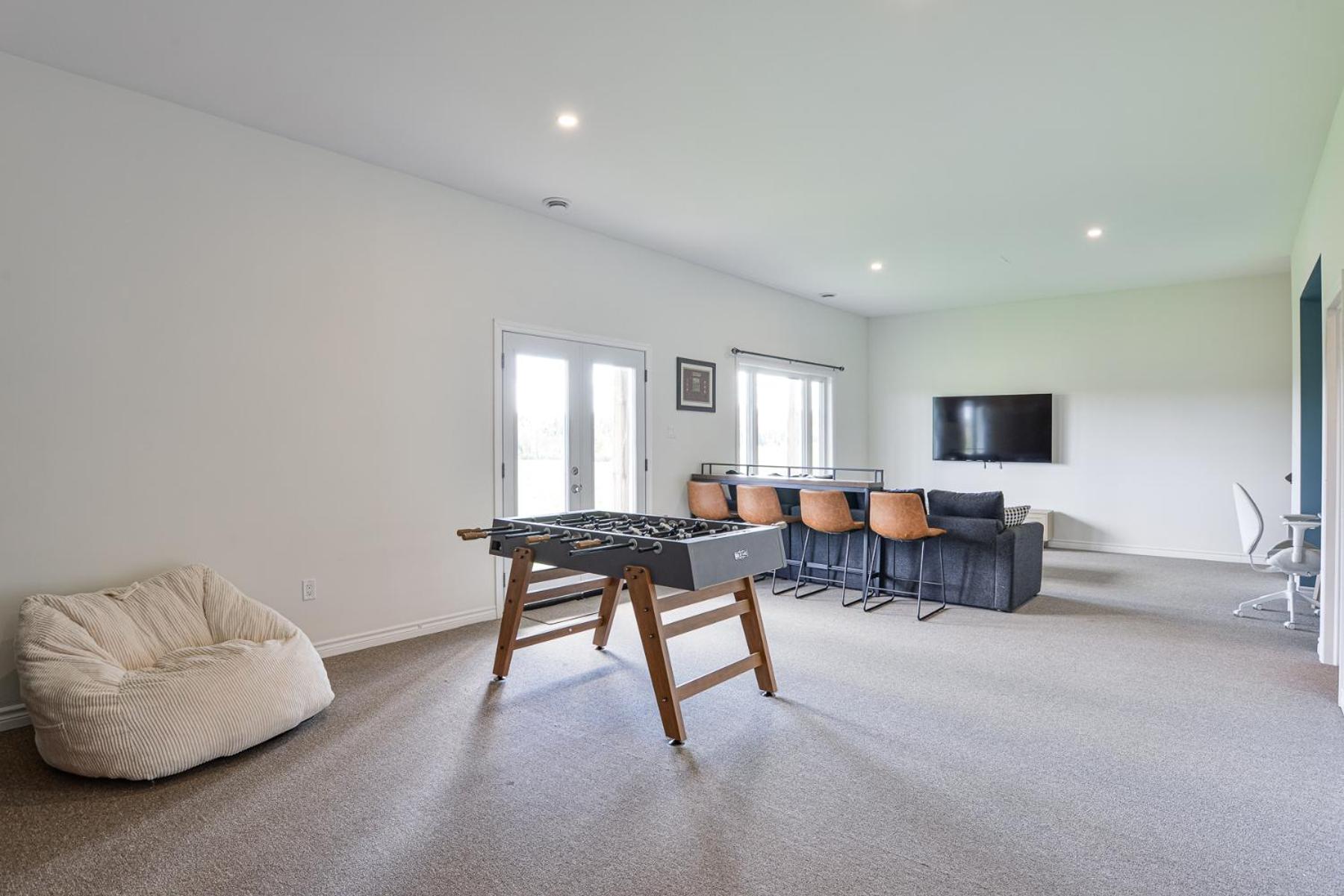 Farmhouse Getaway on 5 Acres Family Friendly